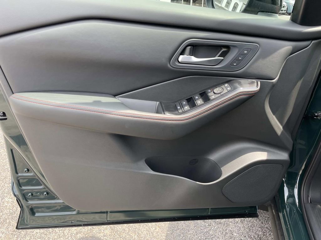New 2026 Nissan Rogue SV AWD/4WD image 24