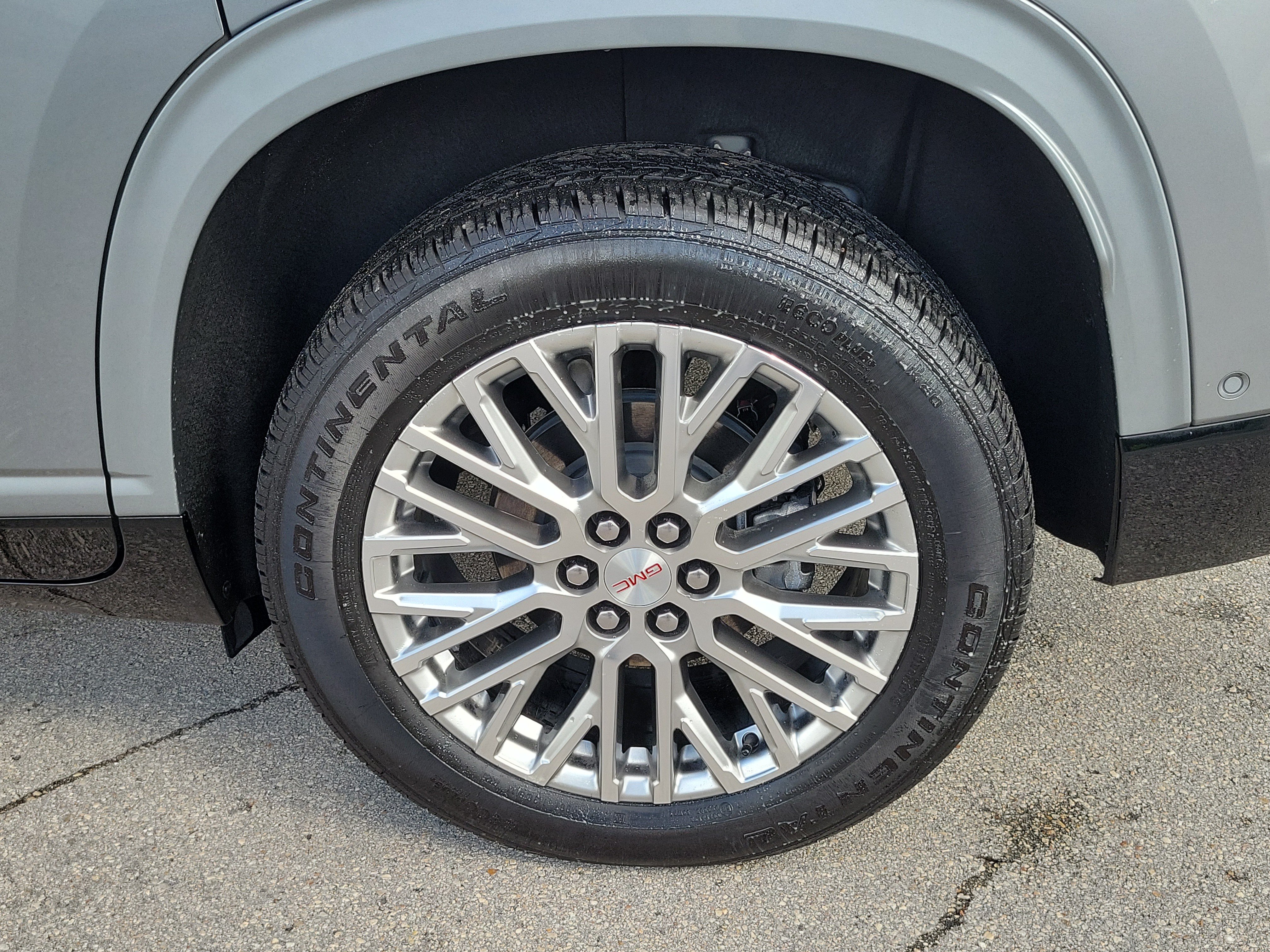 Used 2025 GMC Acadia Denali w/ Super Cruise Package FWD image 27