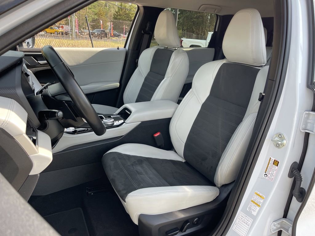 Used 2025 Mitsubishi Outlander SE image 19