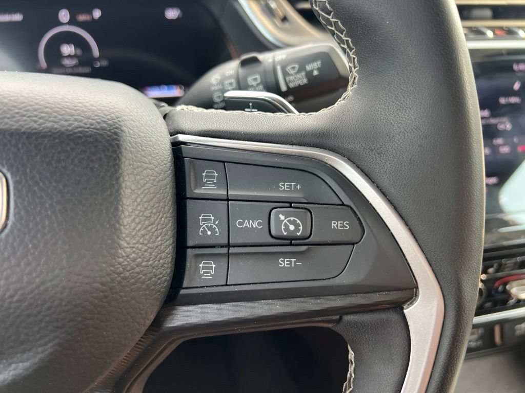 Used 2024 Jeep Grand Cherokee Altitude AWD/4WD image 25