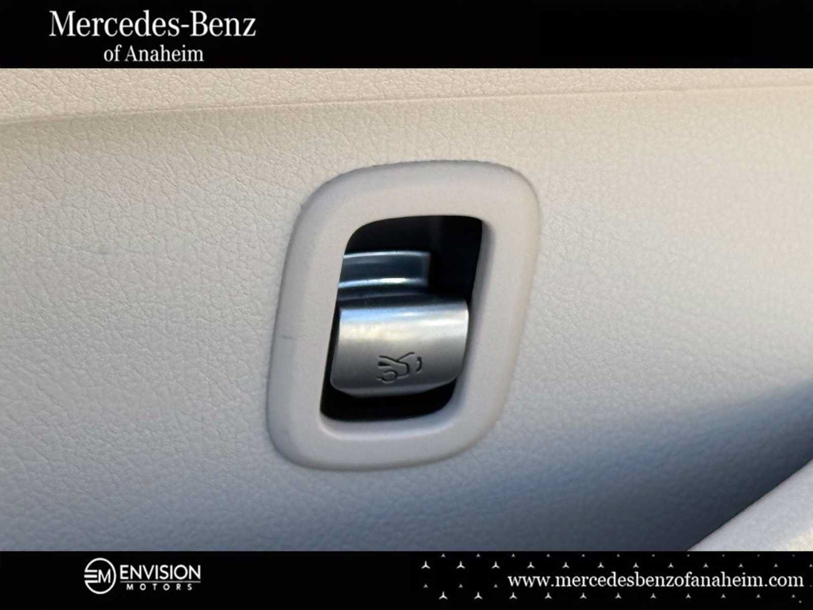 Used 2024 Mercedes-Benz C 300 Sedan image 24
