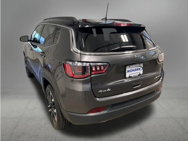 Used 2023 Jeep Compass Limited w/ Sun and Sound Group AWD/4WD image 3