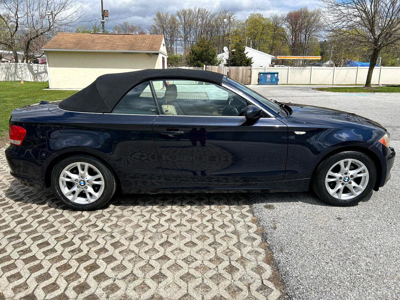 Used 2009 BMW 128i Convertible image 4