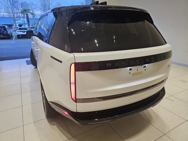 Used 2024 Land Rover Range Rover SV image 8