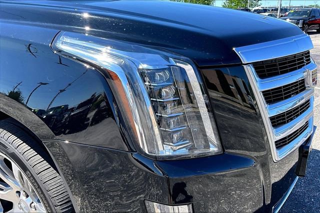 Used 2016 Cadillac Escalade Luxury AWD/4WD image 33