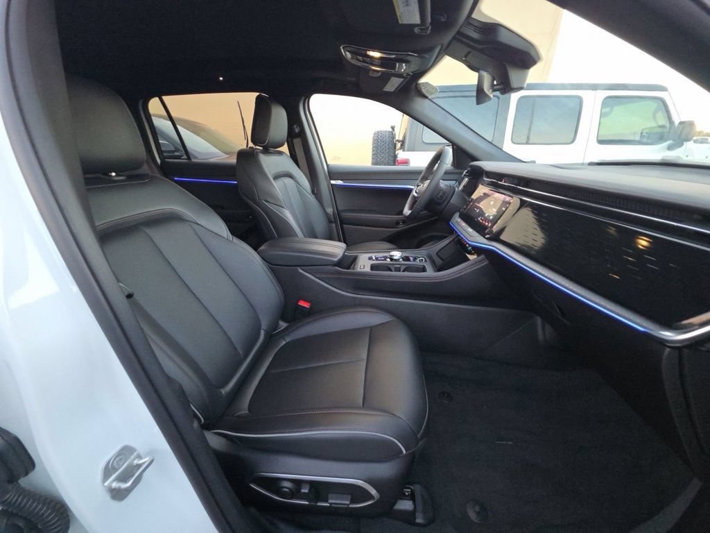 Used 2025 Jeep Wagoneer S Limited AWD/4WD image 5
