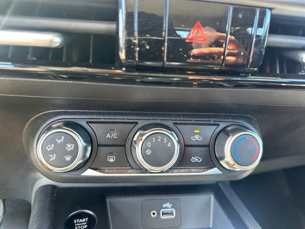 Used 2025 Nissan Kicks S image 18