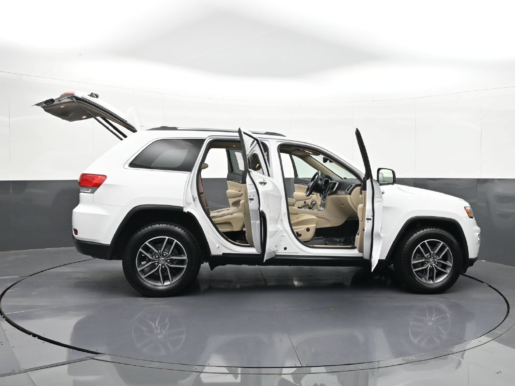 Used 2018 Jeep Grand Cherokee Limited AWD/4WD image 40