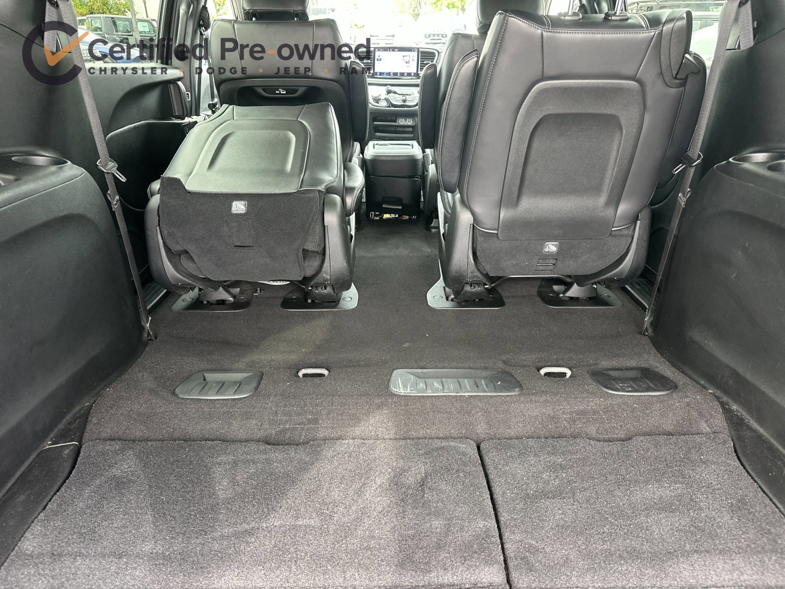 Used 2023 Chrysler Pacifica Touring-L w/ S Appearance Package FWD image 17