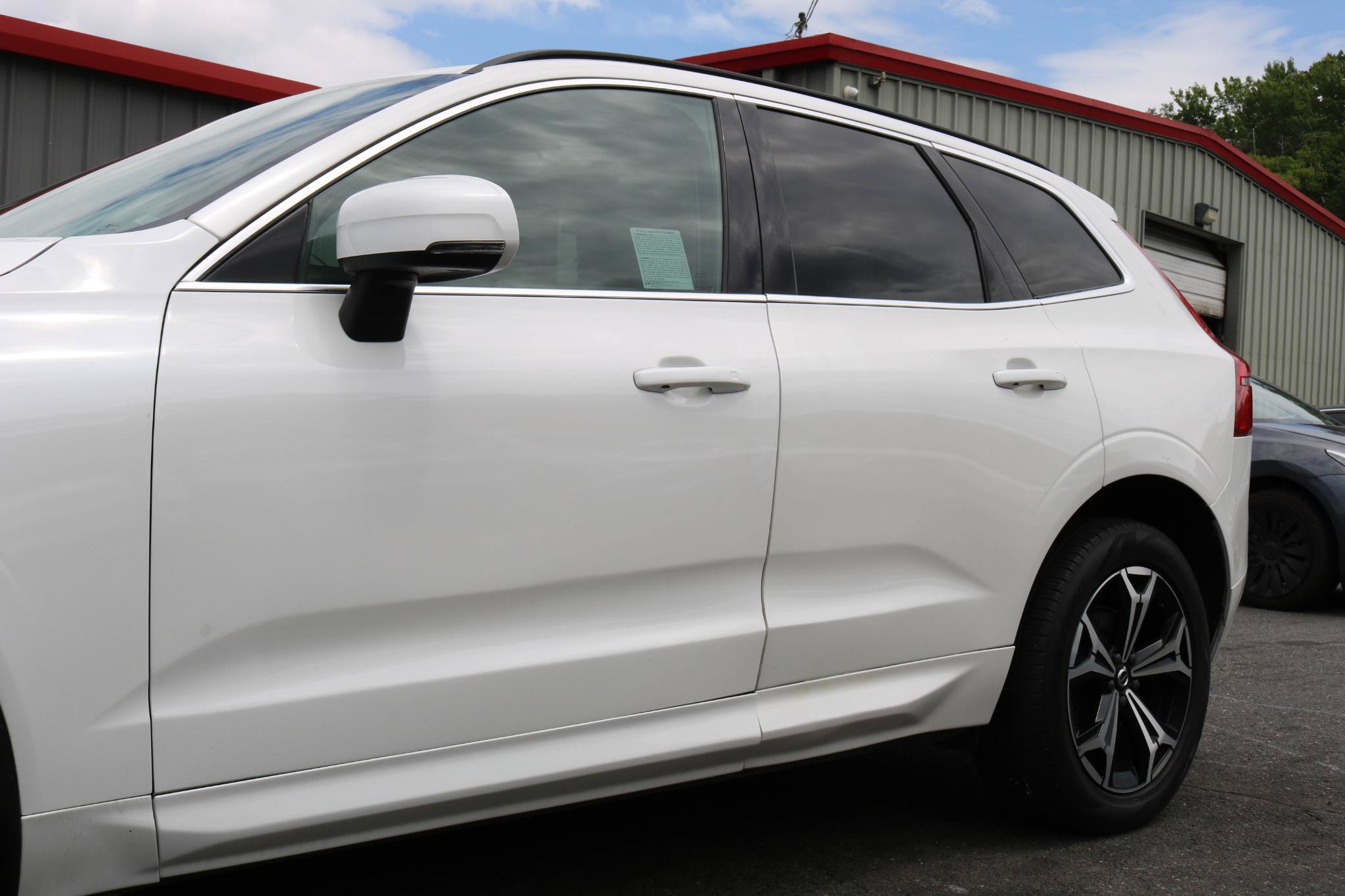 Used 2022 Volvo XC60 B5 Momentum AWD/4WD image 8