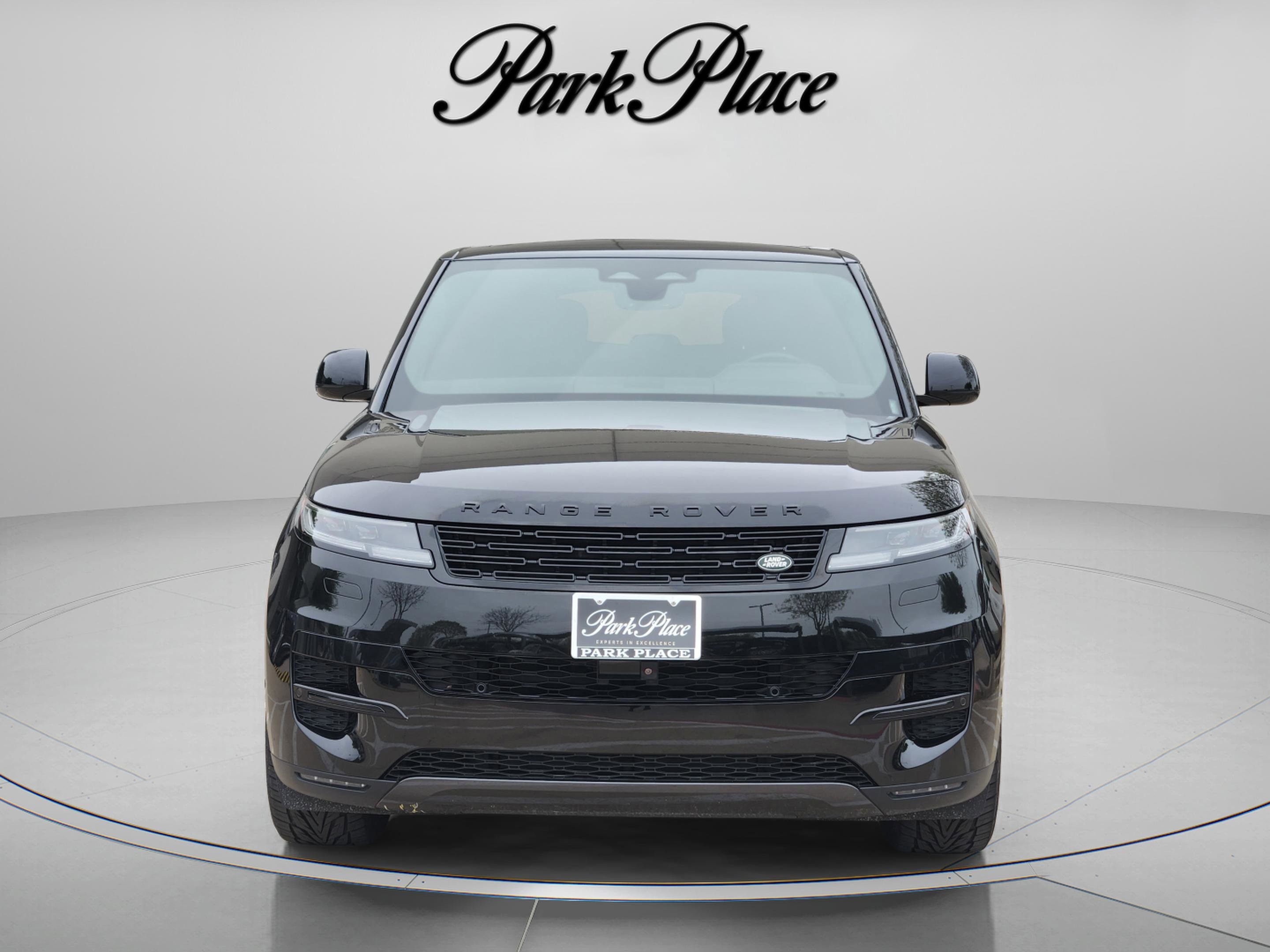 Used 2025 Land Rover Range Rover Sport SE AWD/4WD image 5