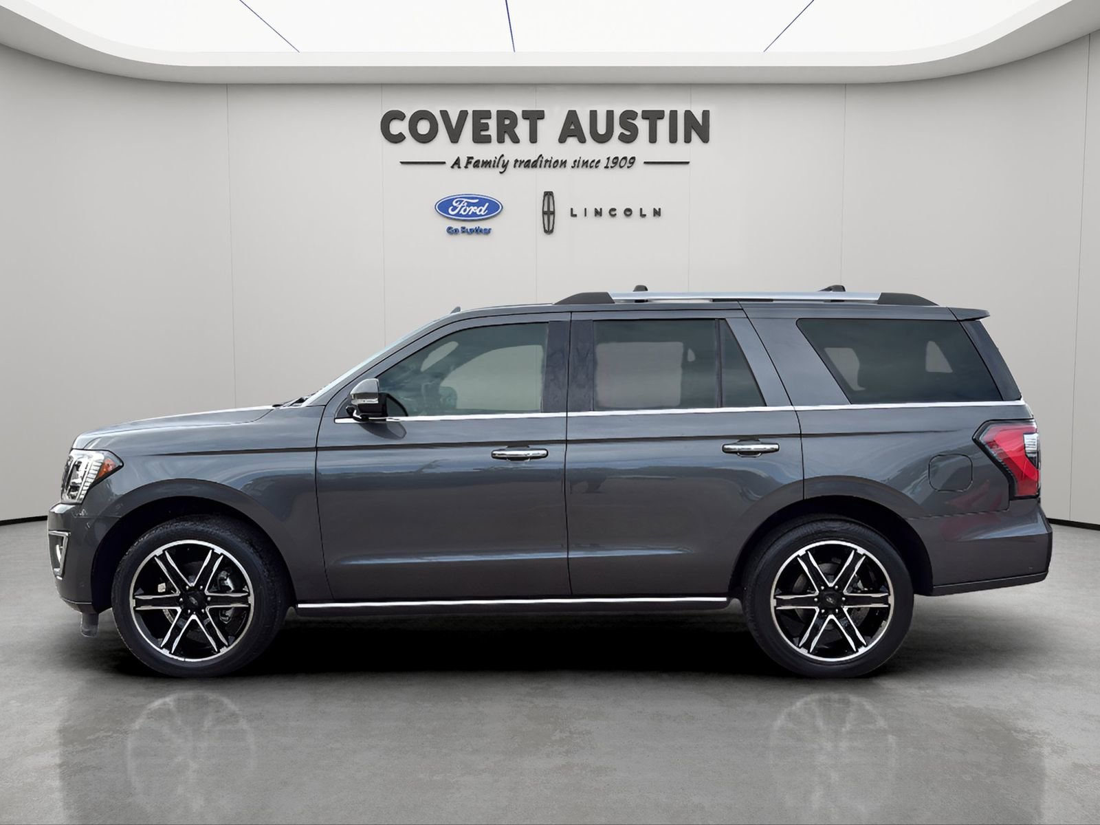 Used 2020 Ford Expedition Limited w/ Texas Edition Package AWD/4WD image 2