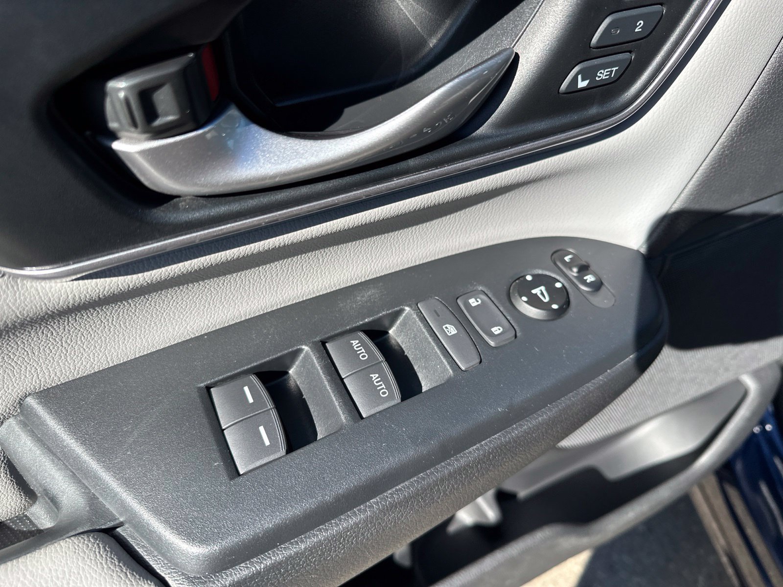 Used 2017 Honda CR-V EX-L image 19