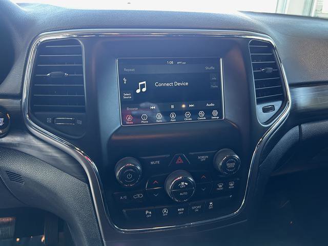 Used 2020 Jeep Grand Cherokee Laredo image 18