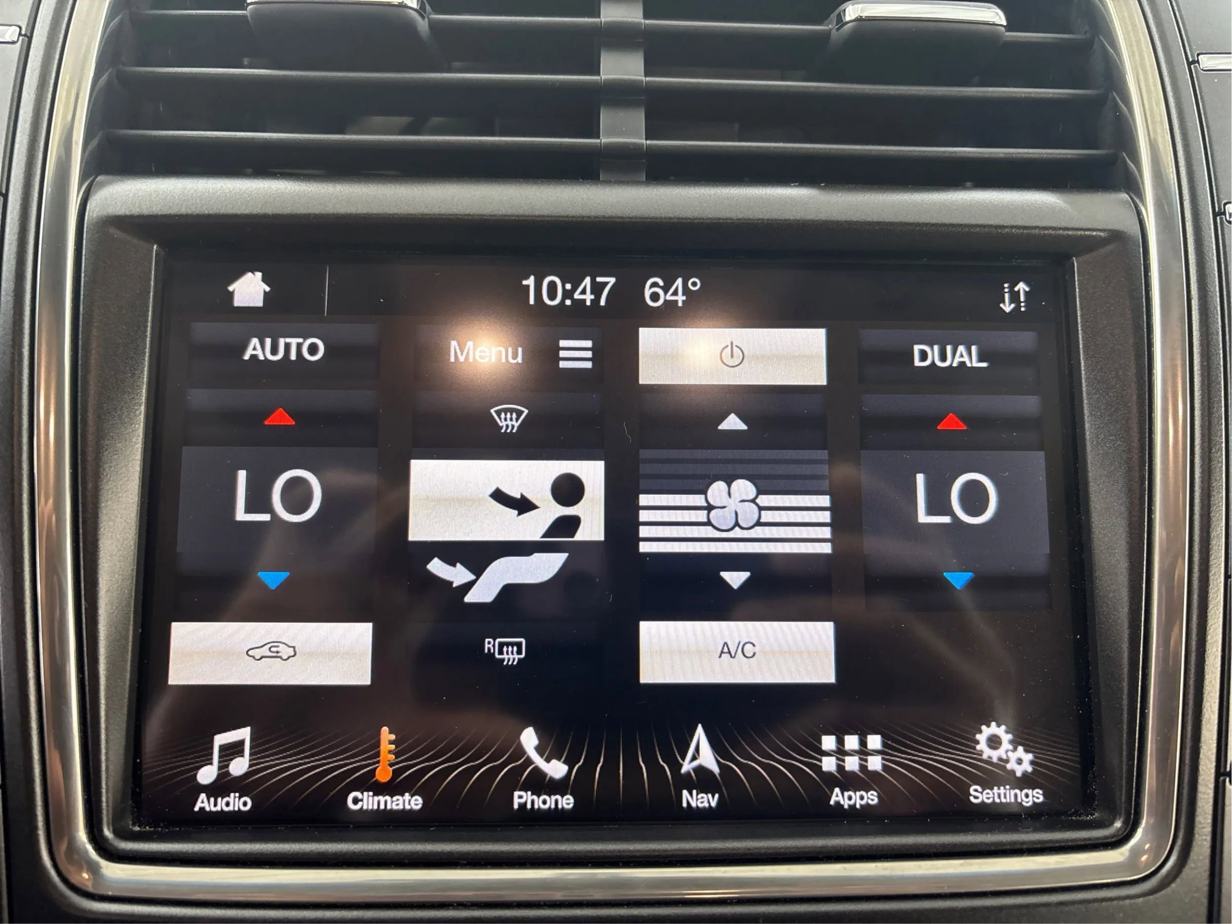 Used 2019 Lincoln Nautilus Reserve w/ Driver Assistance Package image 40