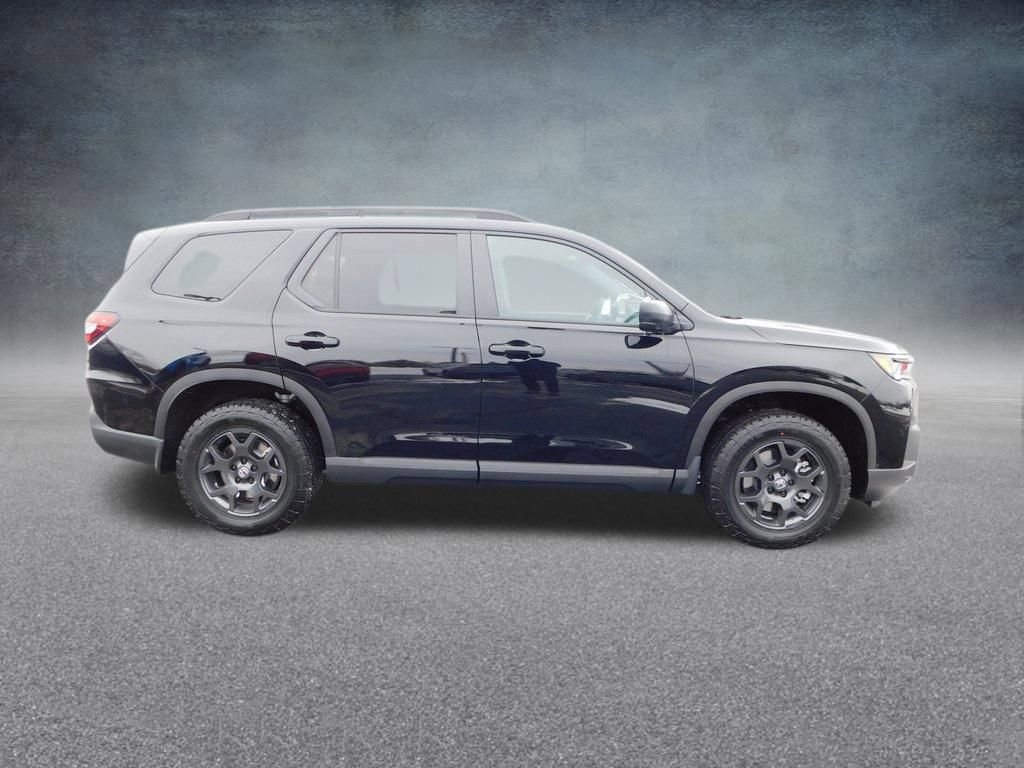 New 2026 Honda Pilot TrailSport image 2