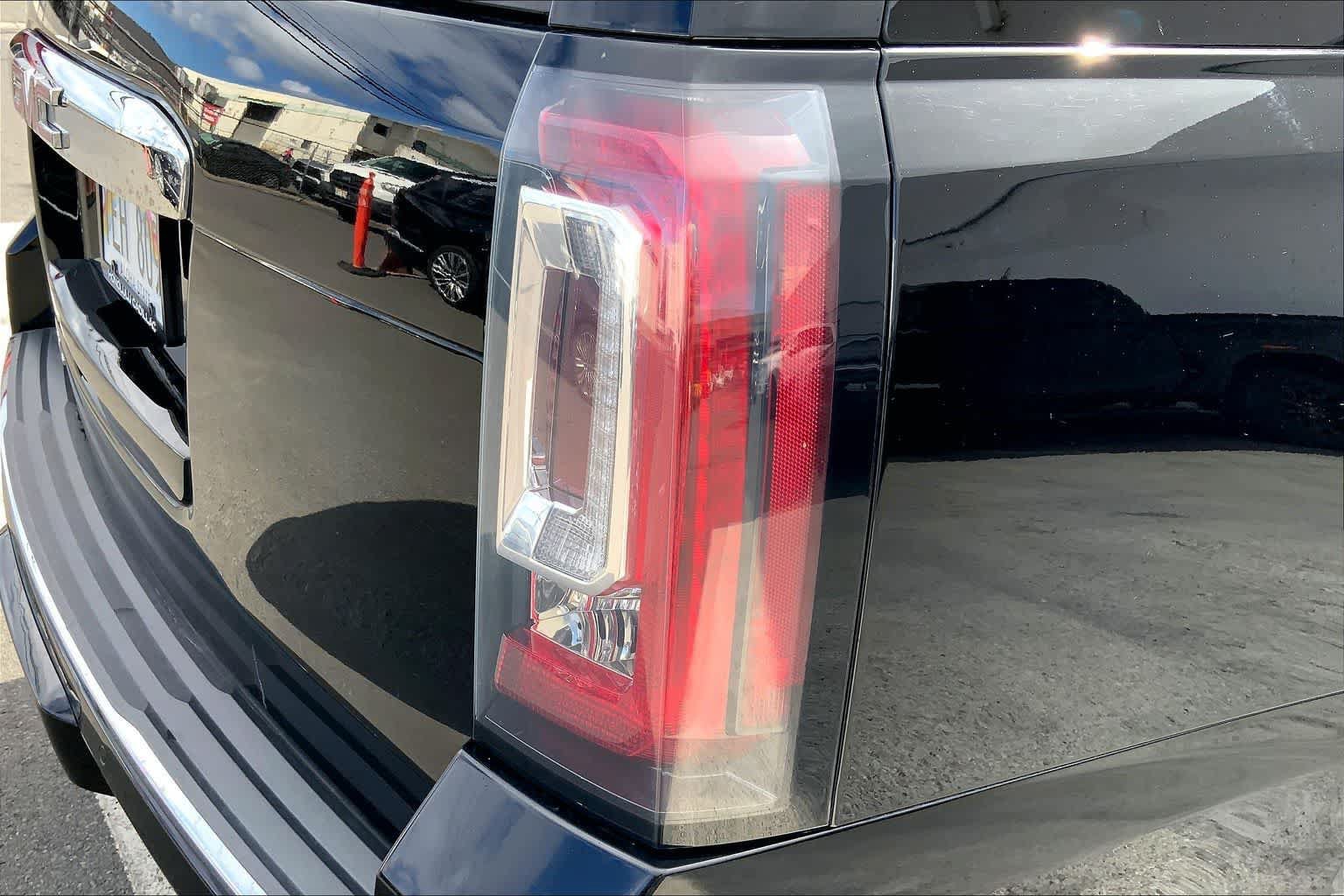 Used 2018 GMC Yukon XL Denali w/ Denali Ultimate Package AWD/4WD image 32