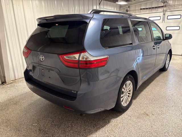 Used 2017 Toyota Sienna XLE w/ XLE Navigation Package FWD image 3