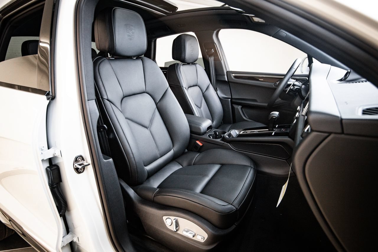 New 2026 Porsche Macan AWD/4WD image 29