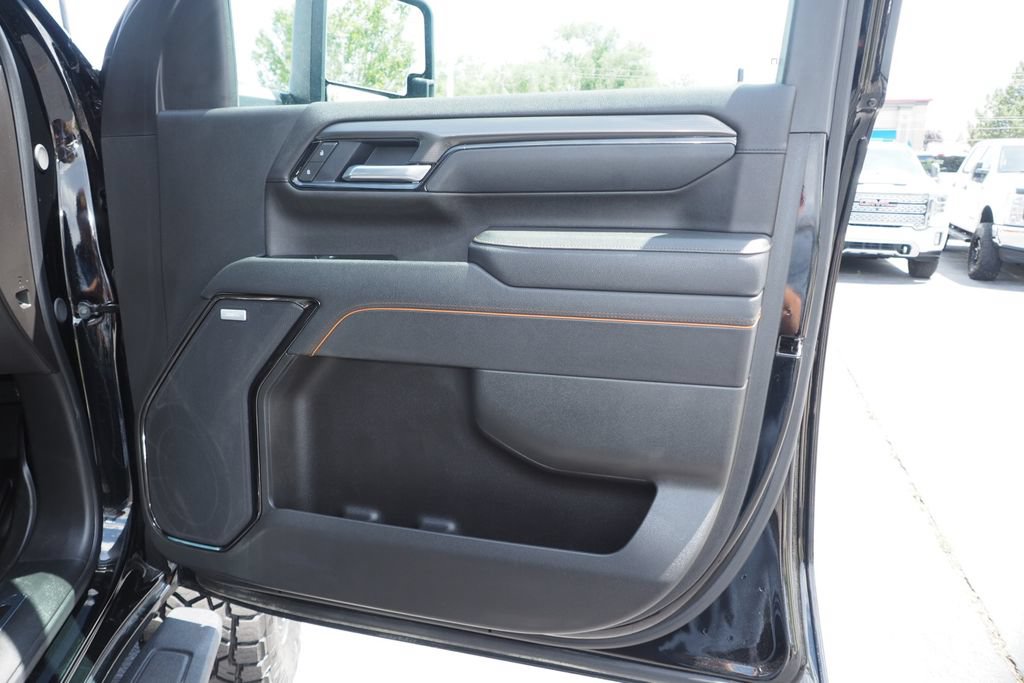 Used 2025 GMC Sierra 3500 AT4 w/ AT4 Premium Plus Package AWD/4WD image 23