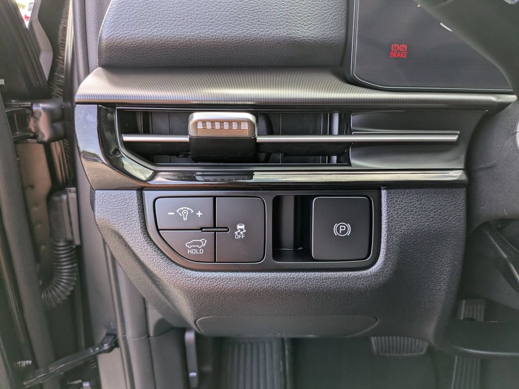Certified 2026 Kia Sportage SX FWD image 30