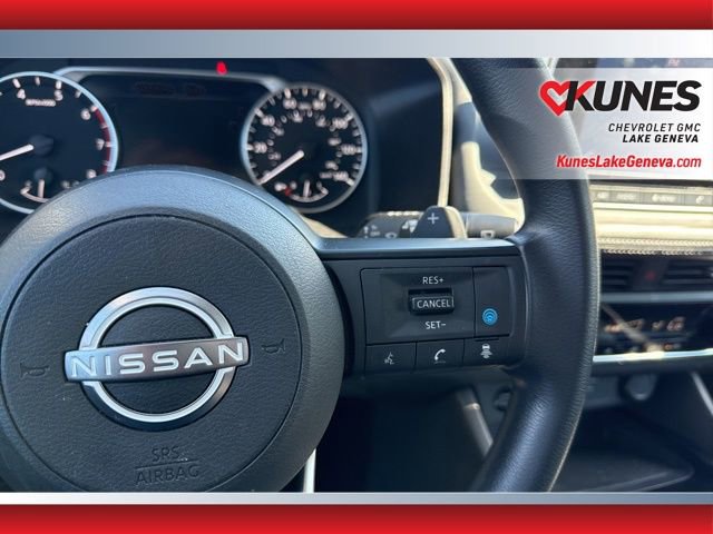 Used 2024 Nissan Rogue SV image 39