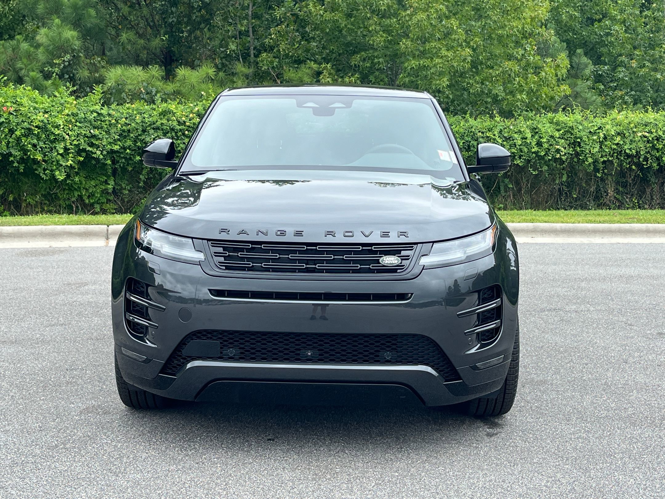 New 2026 Land Rover Range Rover Evoque Dynamic SE image 2