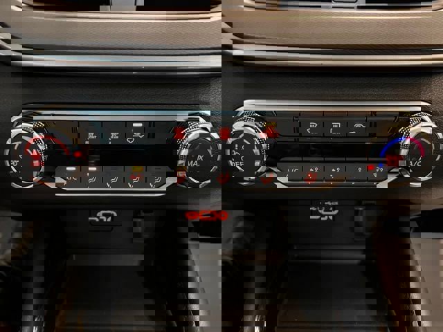 Used 2025 Nissan Altima 2.5 SR FWD image 26