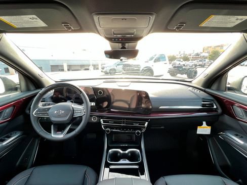 New 2026 Chevrolet Traverse Z71 image 18