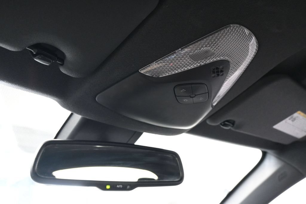 Used 2019 Toyota C-HR LE FWD image 22