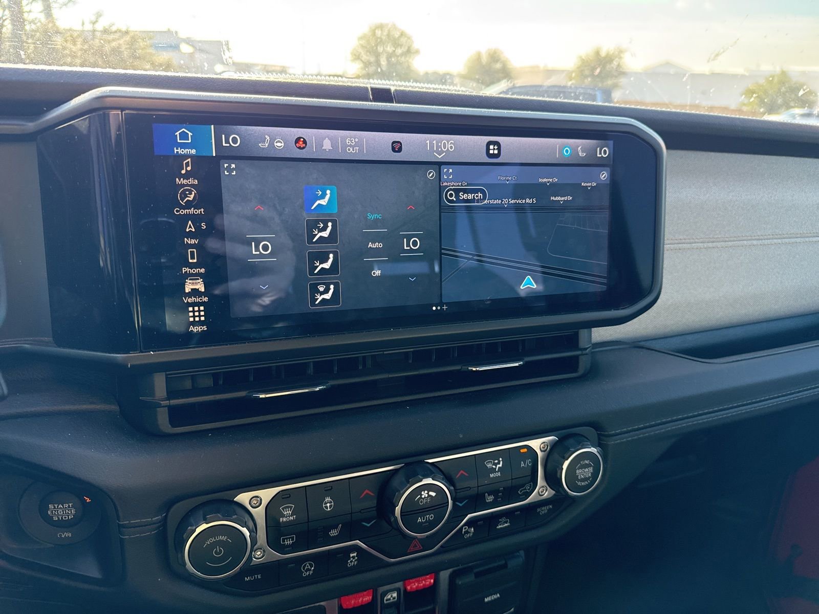 Used 2024 Jeep Wrangler Sahara w/ Technology Group image 14