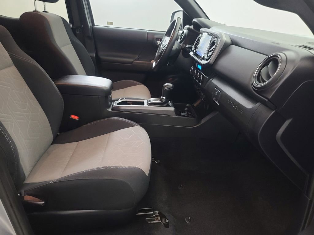 Used 2023 Toyota Tacoma TRD Off-Road image 17