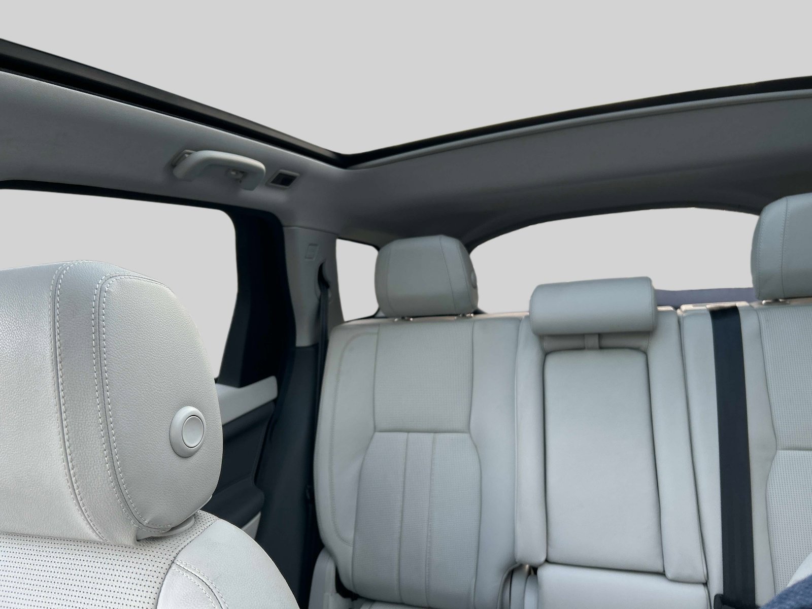 Used 2016 Land Rover Discovery Sport HSE image 31