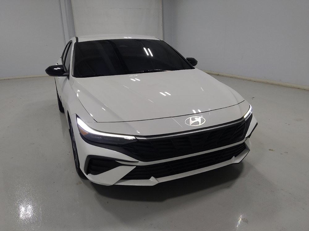 Used 2025 Hyundai Elantra Sport FWD image 14