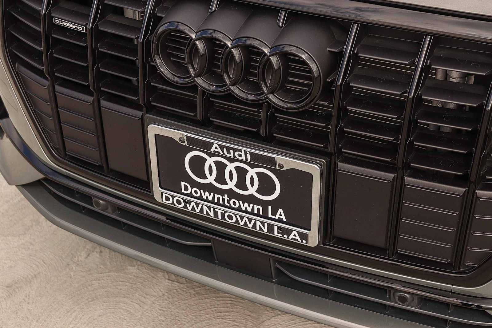 Used 2025 Audi Q3 2.0T Premium w/ Convenience Package AWD/4WD image 8