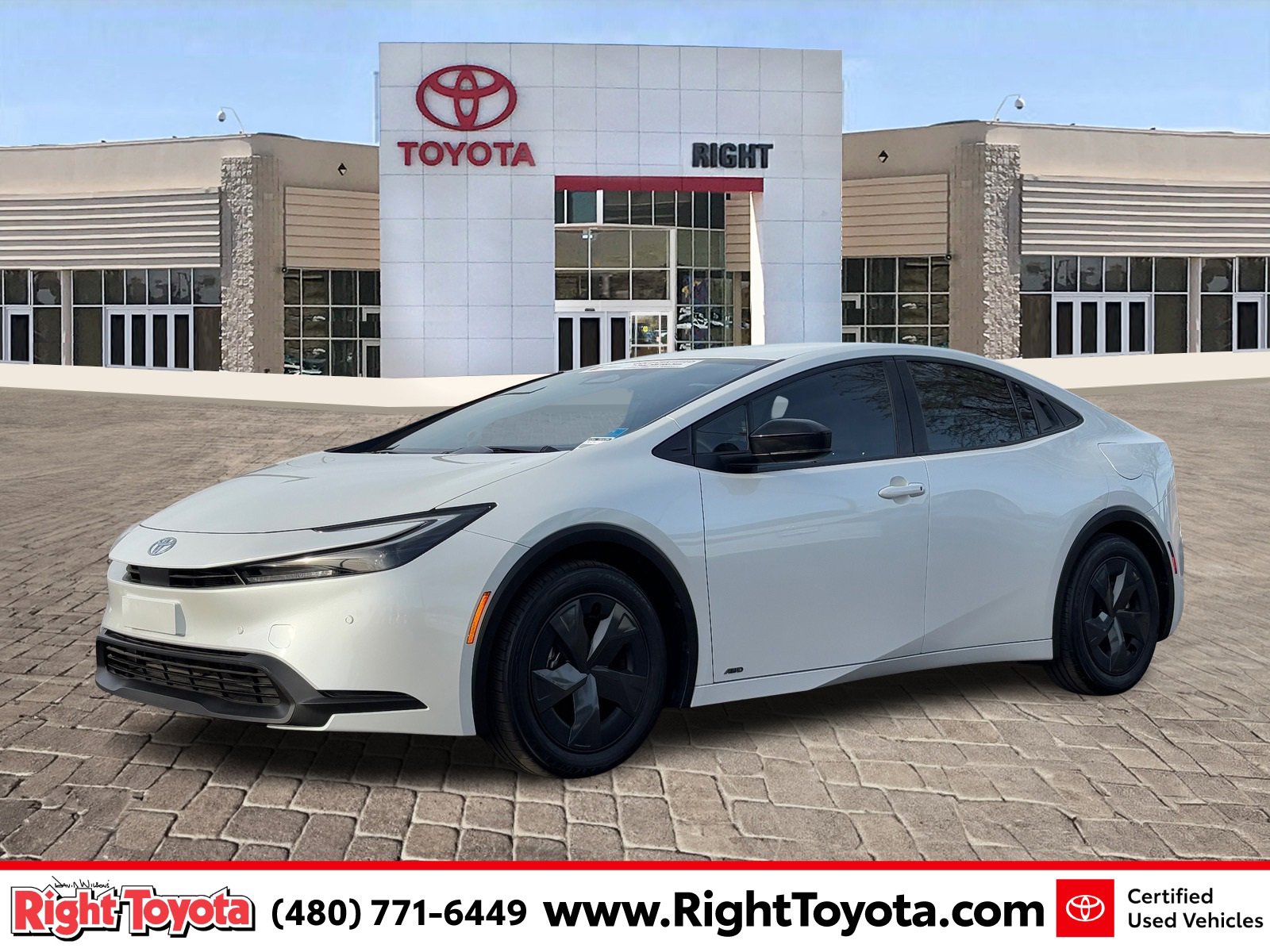 Used 2024 Toyota Prius LE image 1