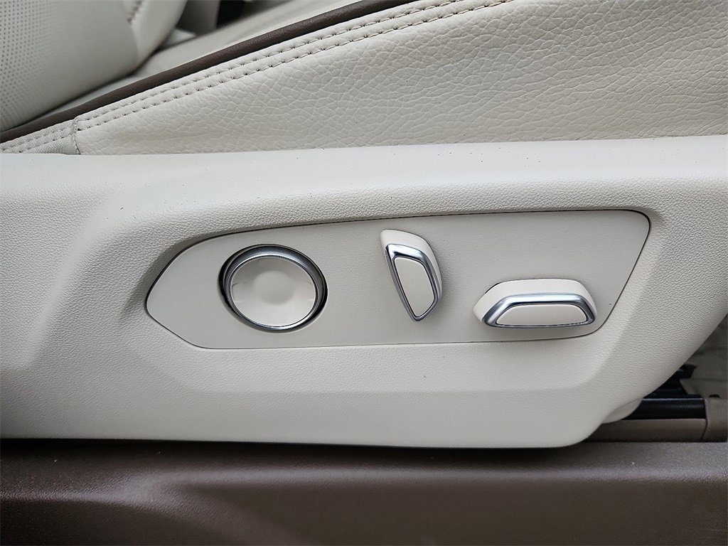 Used 2023 GMC Yukon Denali image 8