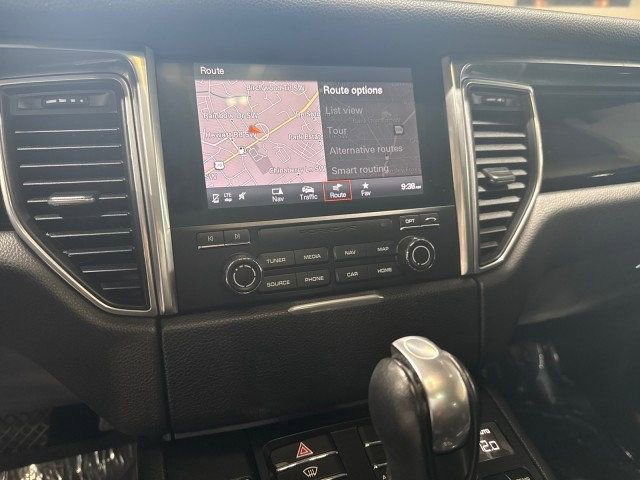 Used 2018 Porsche Macan S w/ Premium Package Plus image 16