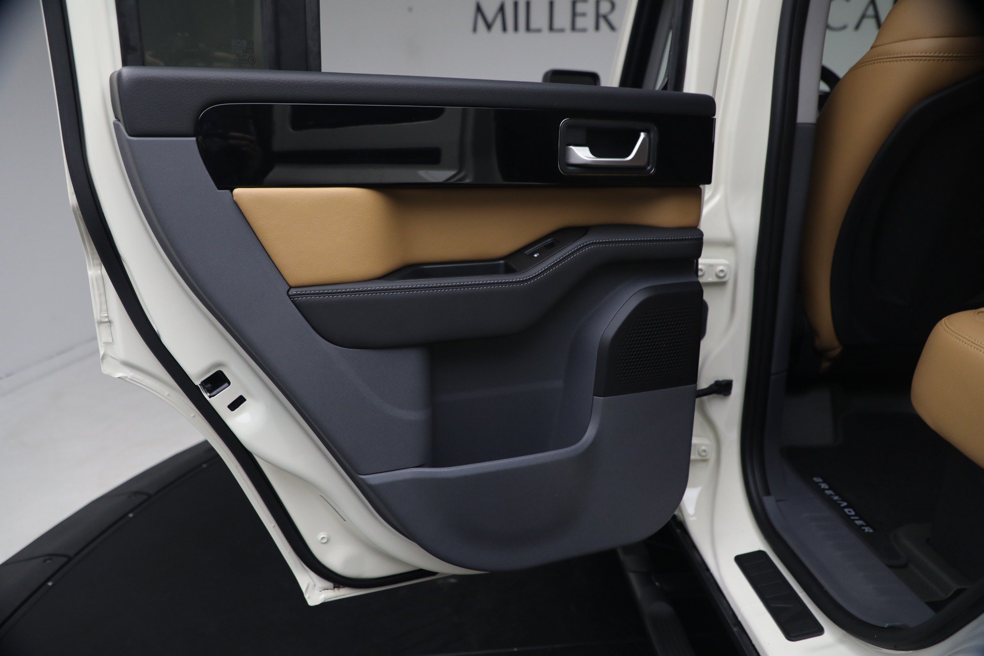 Used 2025 INEOS Grenadier Station Wagon AWD/4WD image 31
