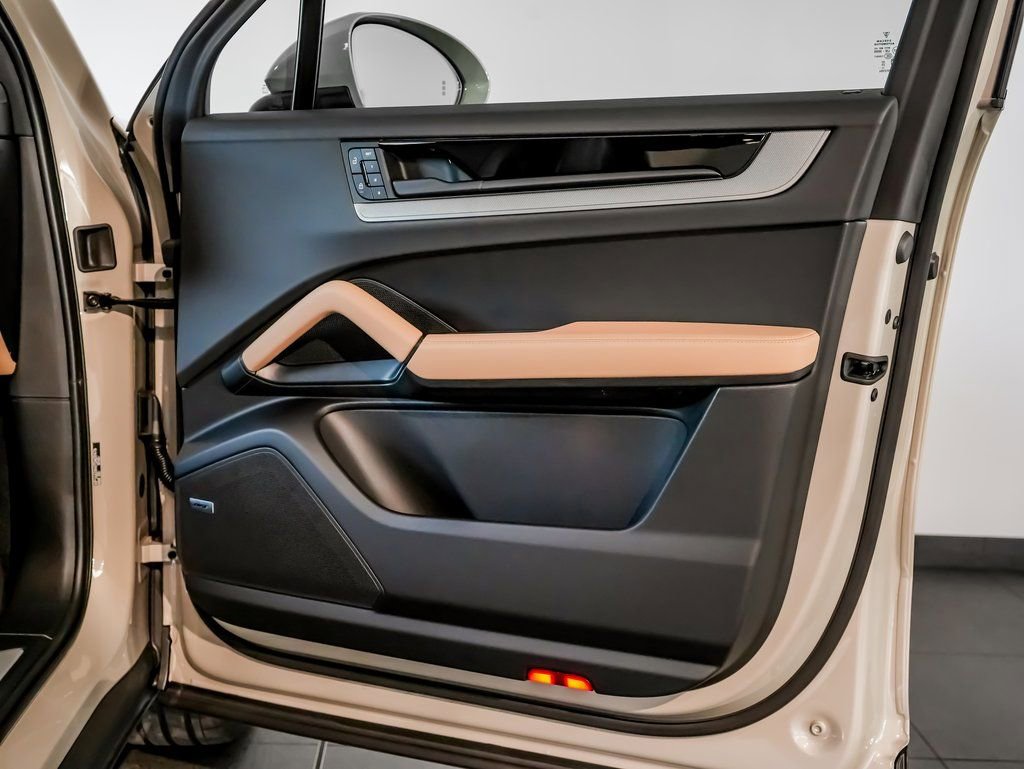 New 2026 Porsche Cayenne AWD/4WD image 28