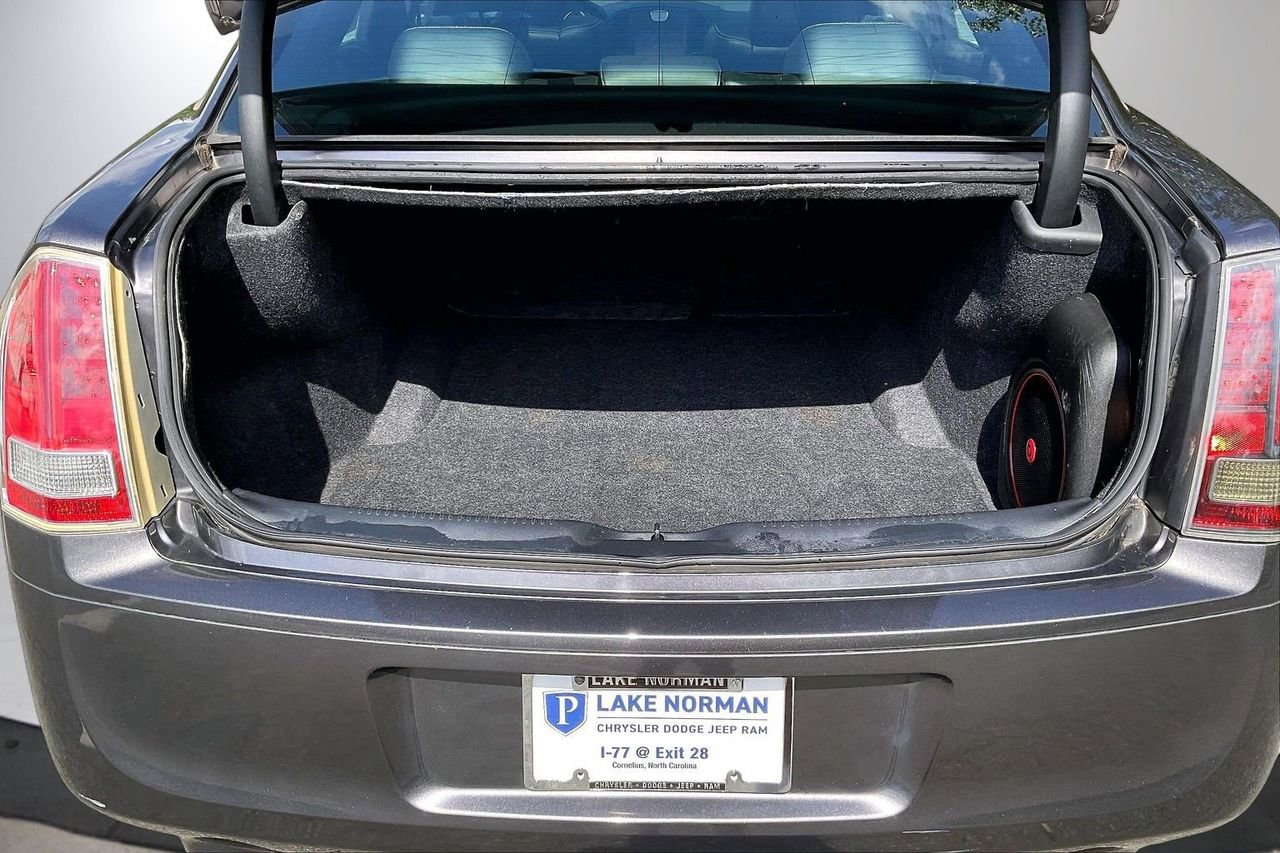 Used 2014 Chrysler 300 S RWD image 26