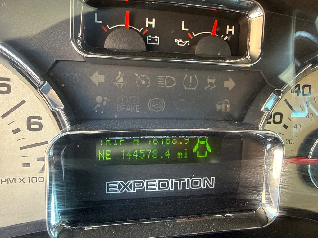Used 2010 Ford Expedition EL Limited AWD/4WD image 16