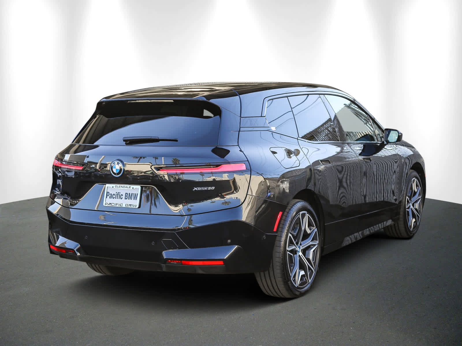 Used 2025 BMW iX xDrive50 image 6