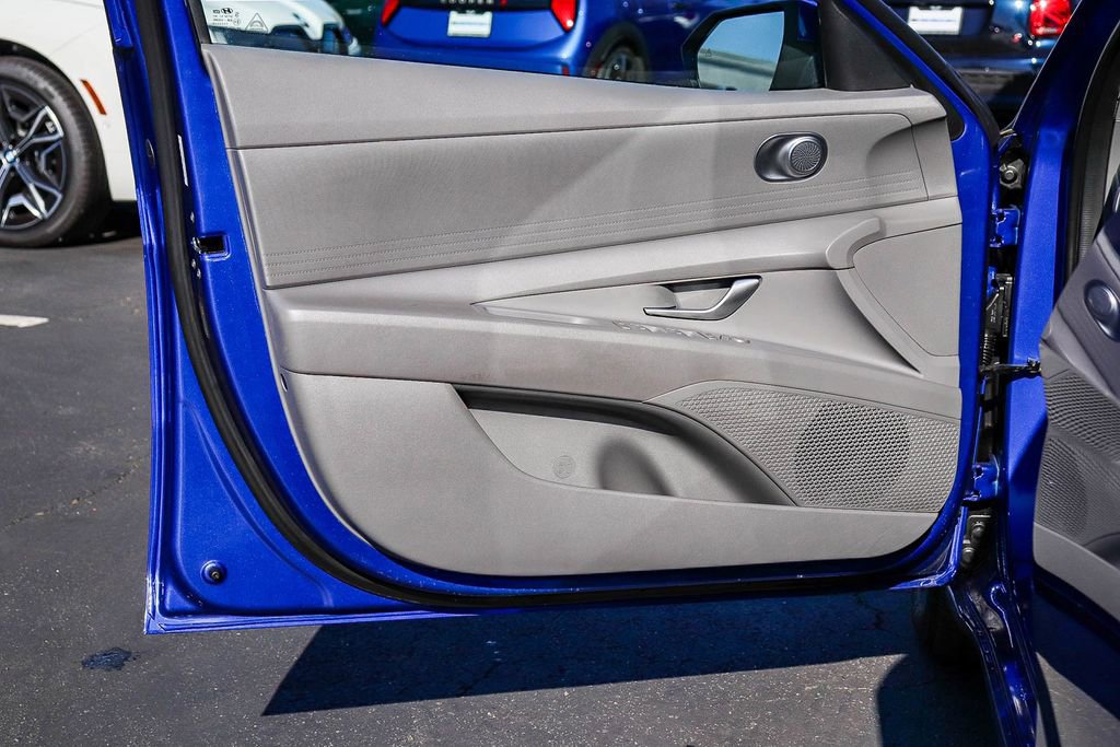 Used 2023 Hyundai Elantra SEL image 23