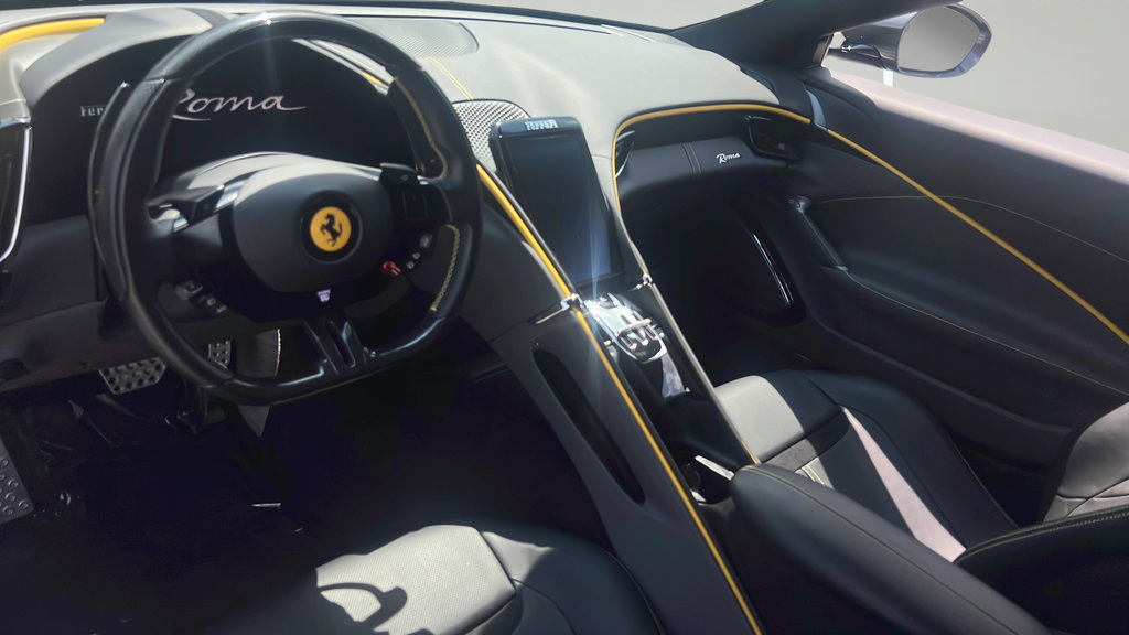 Used 2023 Ferrari Roma RWD image 15