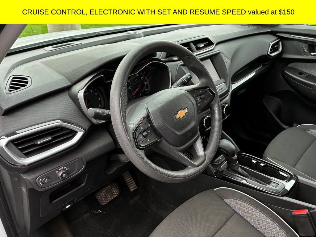 Used 2023 Chevrolet TrailBlazer LS FWD image 3