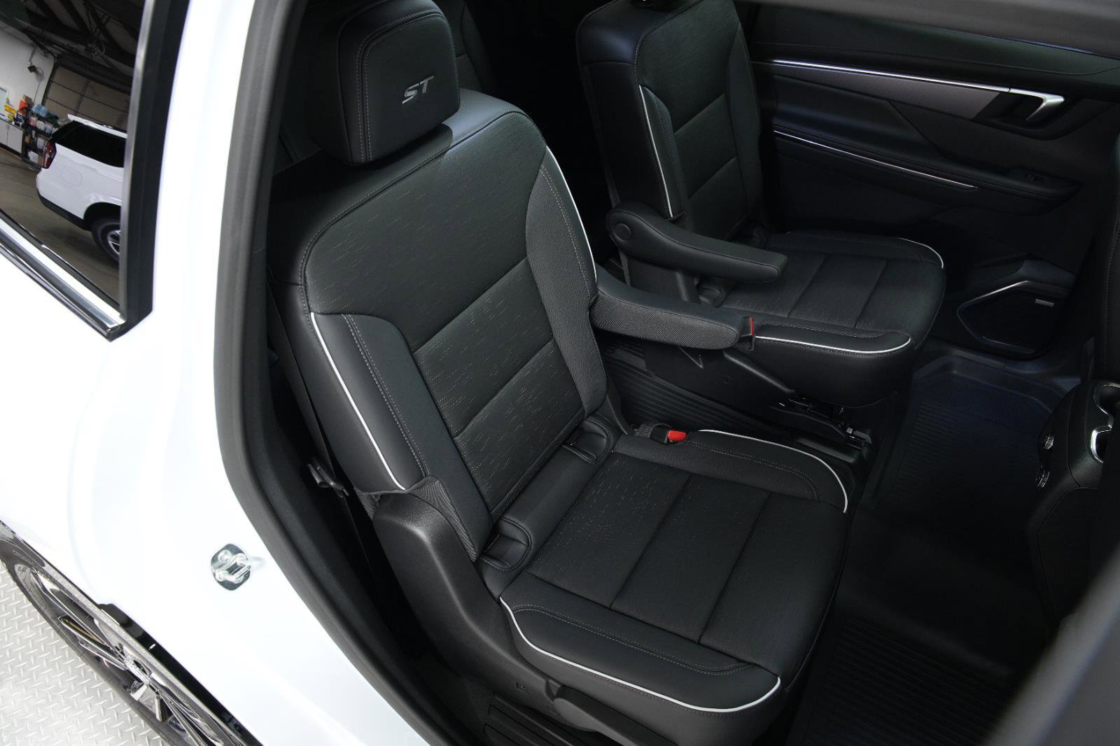 New 2026 Buick Enclave Sport Touring w/ Power Package image 17