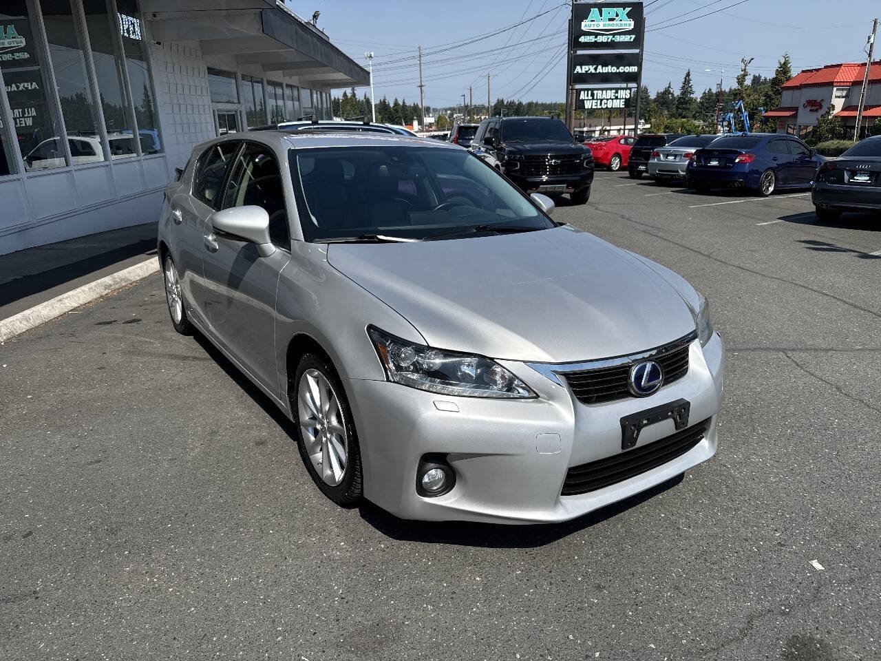 Used 2011 Lexus CT 200h Premium w/ Leather Pkg FWD image 10