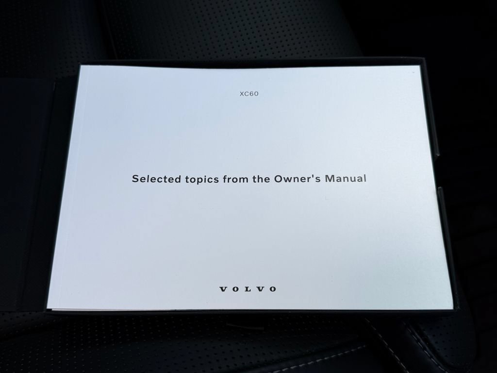 Certified 2023 Volvo XC60 B5 Ultimate w/ Climate Package AWD/4WD image 18