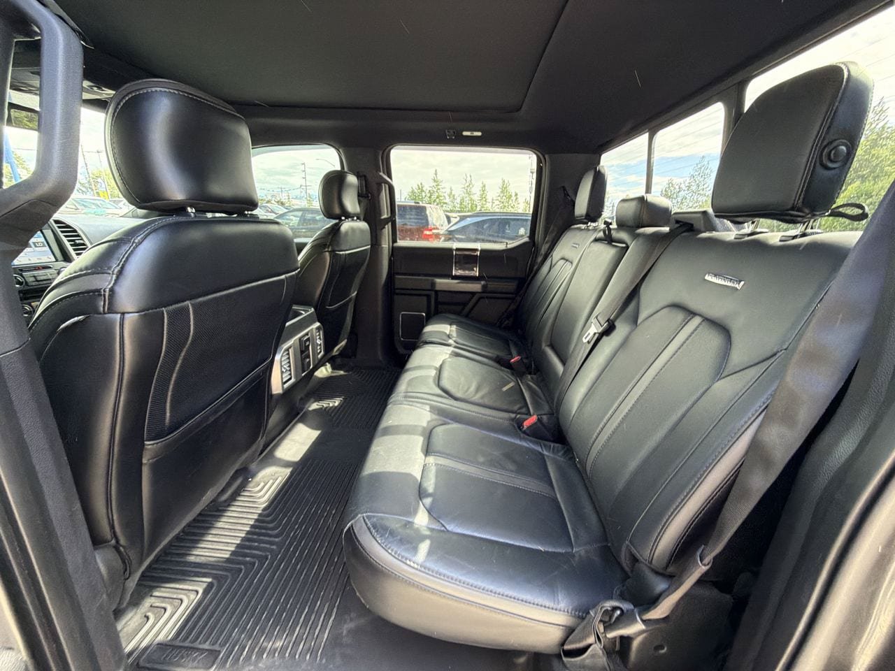 Used 2016 Ford F150 Platinum w/ Equipment Group 701A Luxury AWD/4WD image 22
